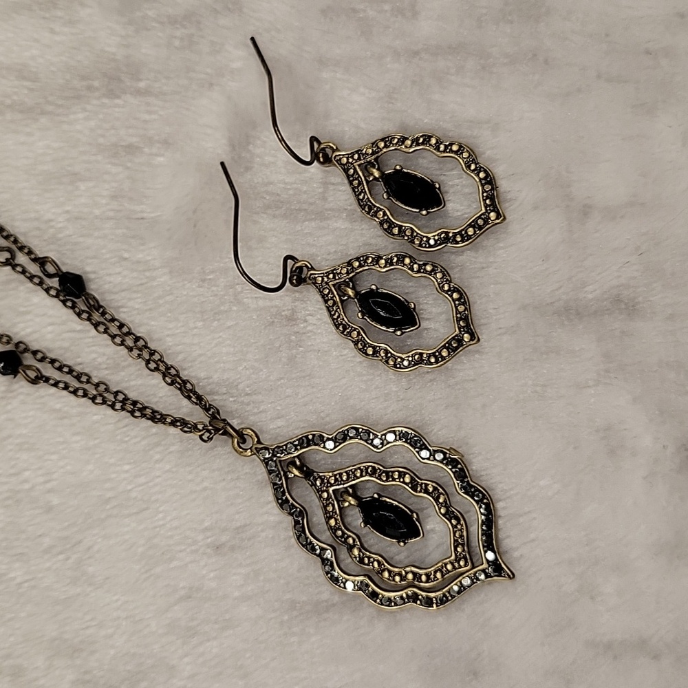 AVON Necklace and Earrings Set Antique Gold Colour